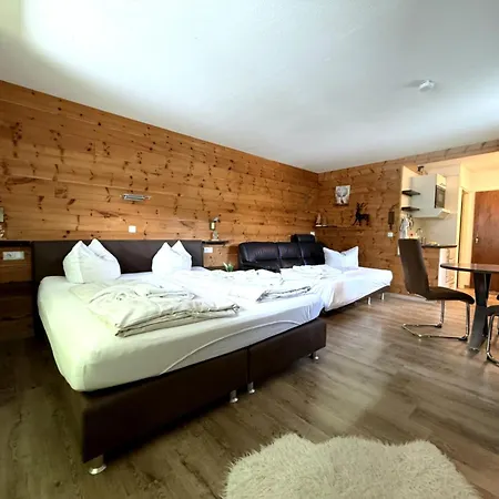 Zirbenstueberl Mit Balkon & Chiemgau Karte